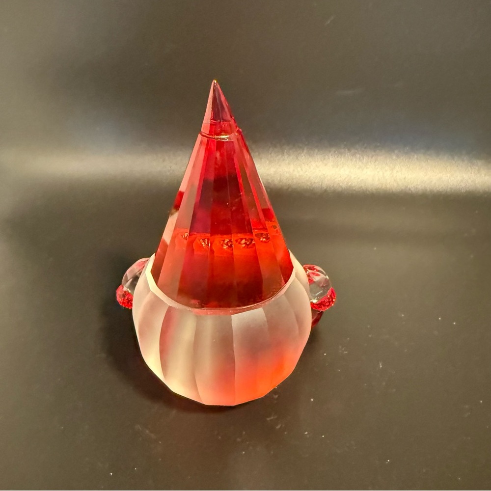 SIMON DESIGNS Gnome Paperweight  Red And Clear Figurine Crystal. - Picture 3 of 7